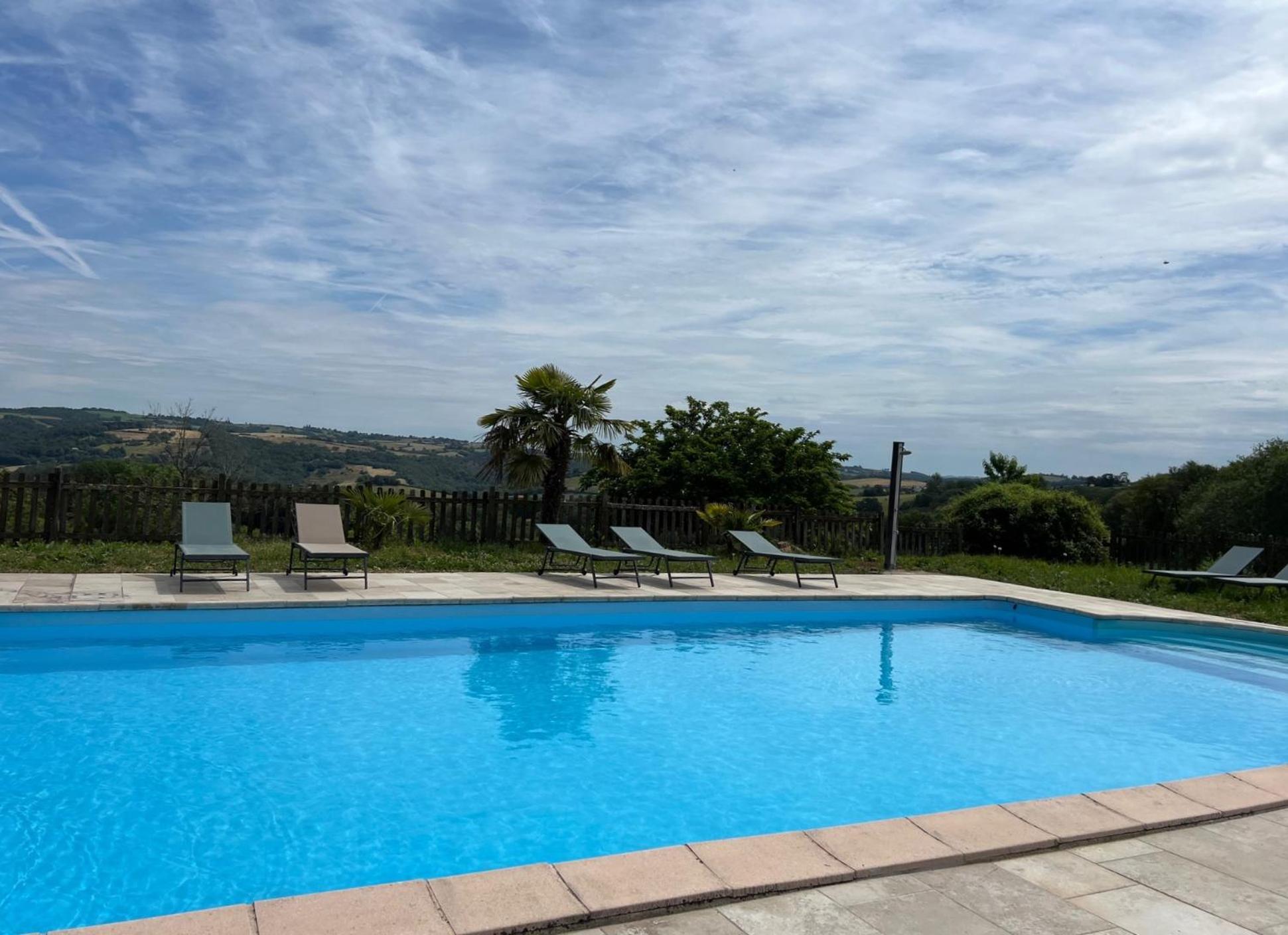 Gites & Chambres D'Hotes Peyrecout Laparrouquial 外观 照片